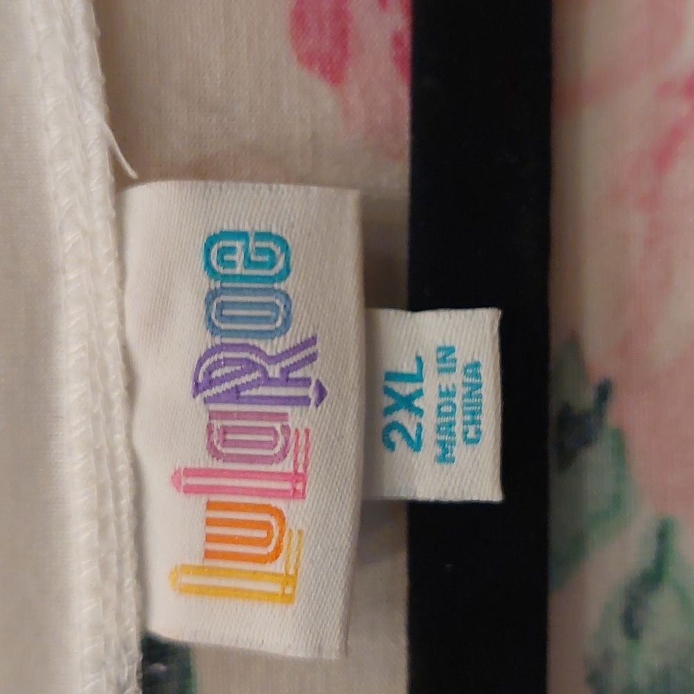 Lularoe Top Excellent Condition - Picture 2 of 3